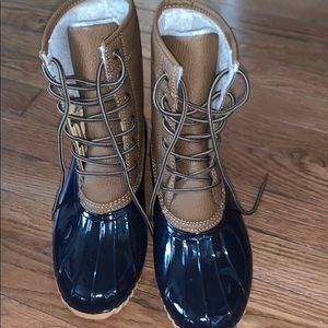 Winter boots Navy blue bottom light brown top